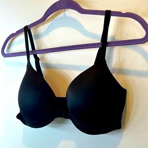 Victoria’s Secret Pink staple black padded bra never worn!